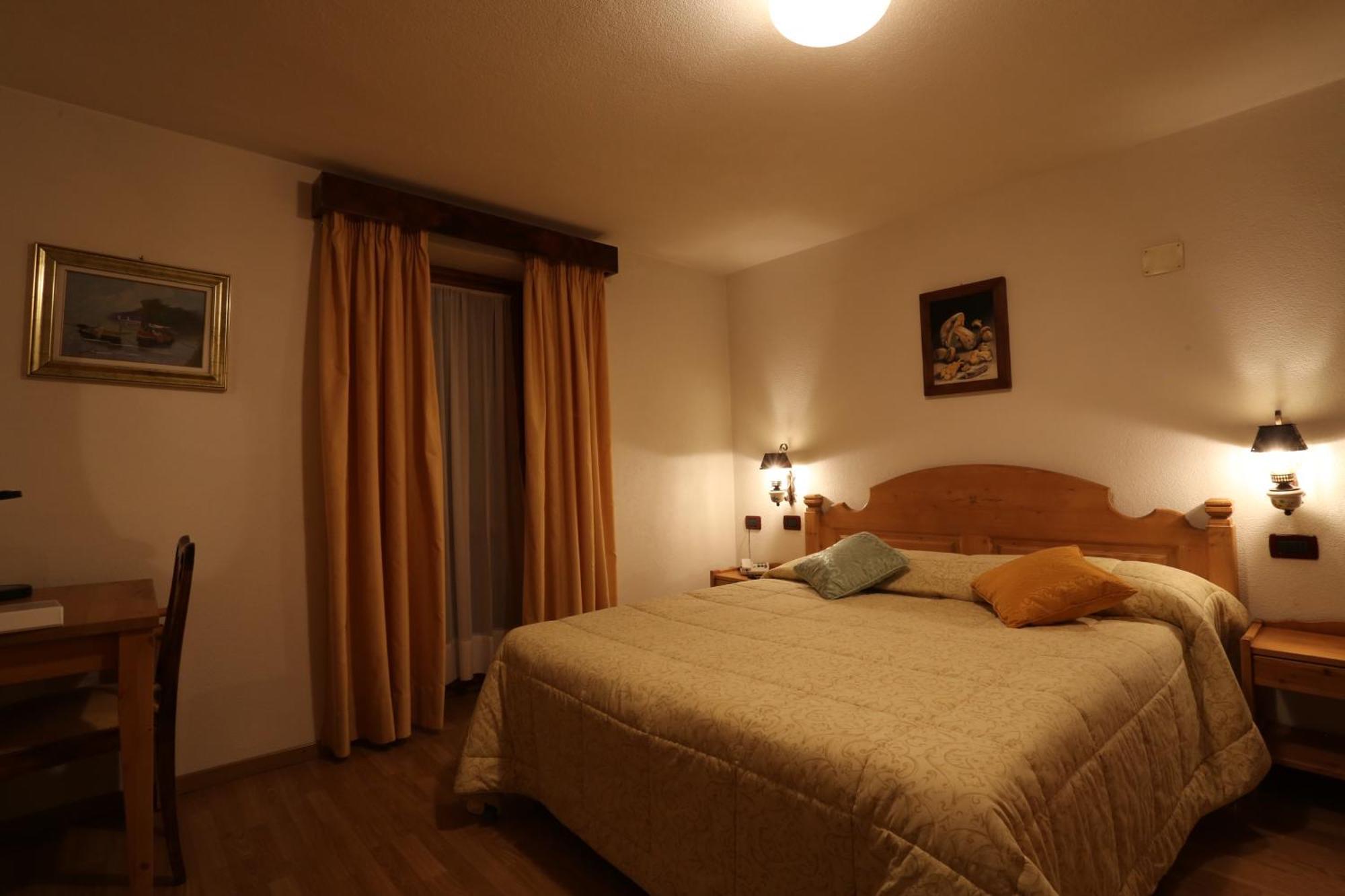 Albergo Centrale Forni di Sopra Pokoj fotografie